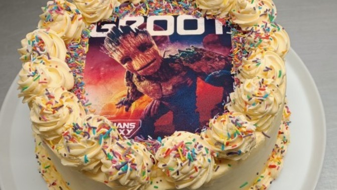 Got our first orders for birthday cakes what do you think?