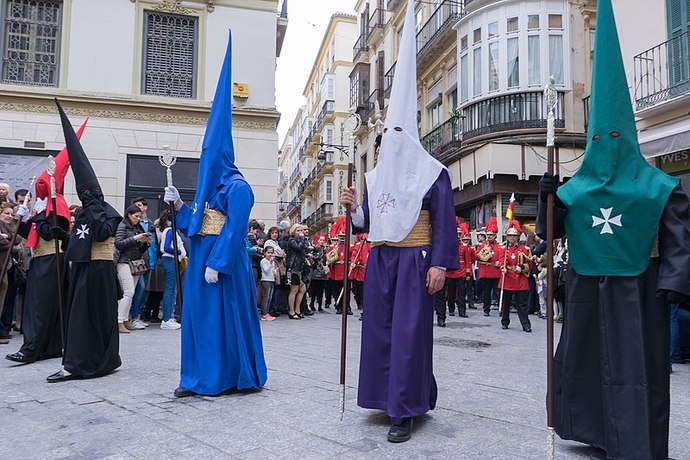 Whats a tradition of your country that its seen as weird in the world?
