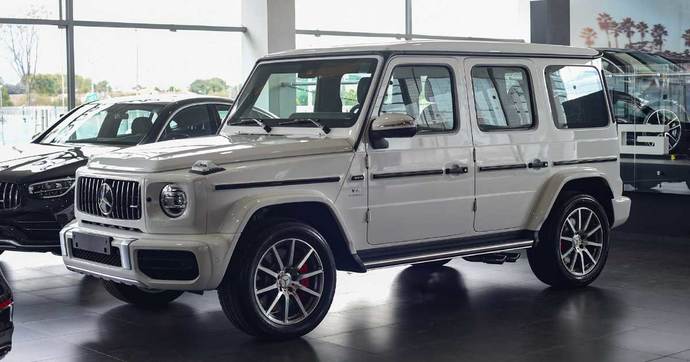 Girls, Do you like the Mercedes-Benz G-Wagon (picture provided)?