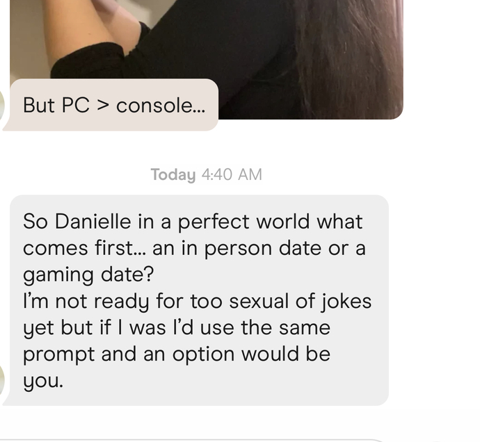 Can someone help me understand what this guy is asking in his first message on dating app?