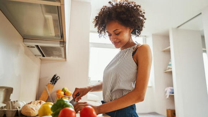 Guys, is it necessary for you that your girl knows how to cook well?