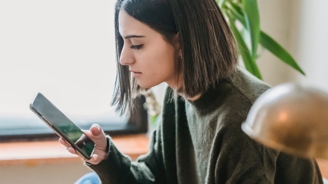 What is your average screen time or average number of hours you spend per day on your phone?