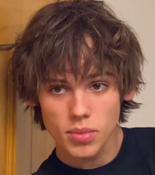 Girls and Guys, tell me what is your favourite hairstyle with photo example?