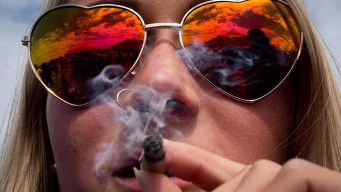 Do you like people who smoke weed or would you date someone who smokes weed and likes to get high?