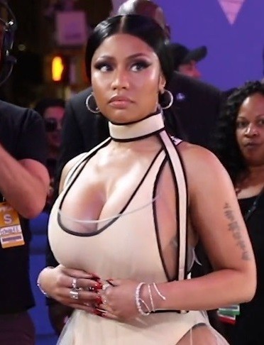 Do you think that a girl who bleaches her skin and has plastic surgery is insecure or confident?