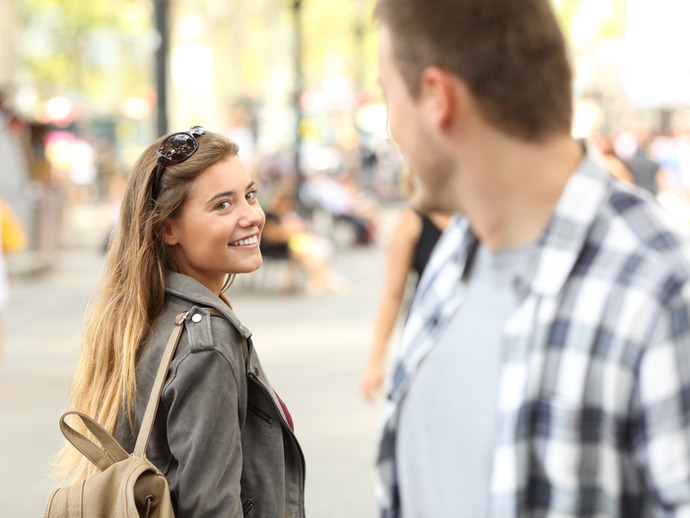 Do average looking women get more attention than pretty women?