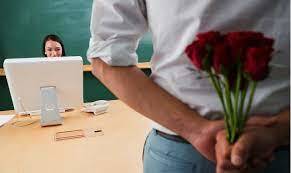 Should you quit your job before confessing your feelings to your manager at work?