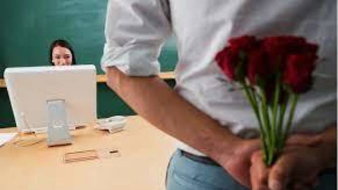Should you quit your job before confessing your feelings to your manager at work?