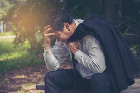 Girls, Would you date an unemployed man?