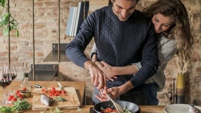 Girls, do you find men who cook attractive?