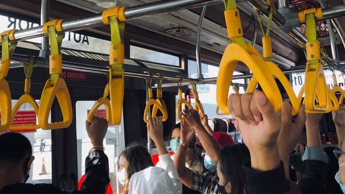 On a crowded bus, you see a woman and old man standing while you’re seated. Will you give up your seat for one of them or not? Who will you choose?