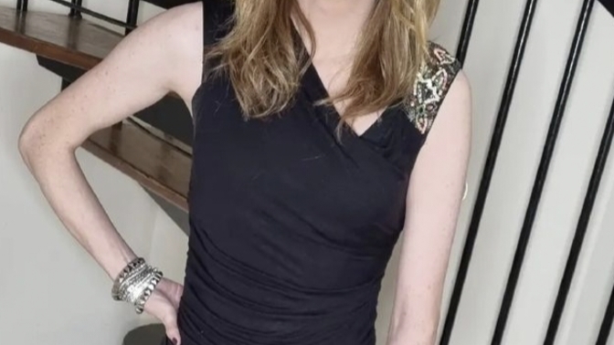 Tonight I'm going to dinner with a man. Is this outfit suitable?