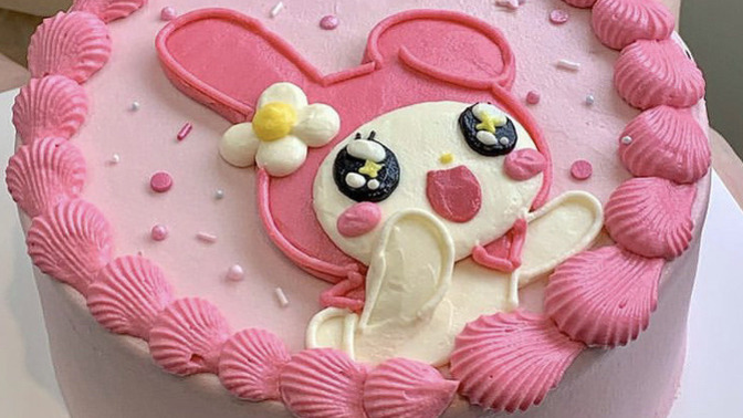 BATTLE of Pink Cakes: Which one is the cutest?