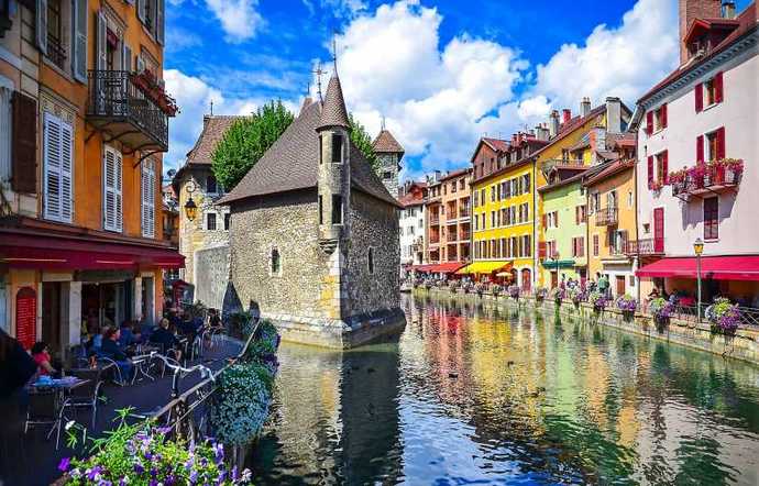 What is the best city in Europe for a romantic mini break?