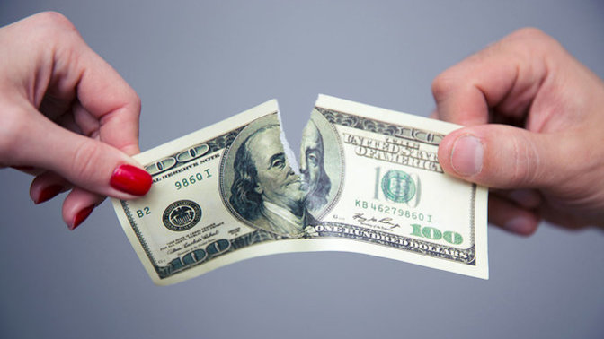 Who loves money more, men or women?