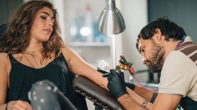 I like my tattoo artist and I think he likes me back, but I accidentally found out he has a girlfriend, now I don't know what to do. Any advice?