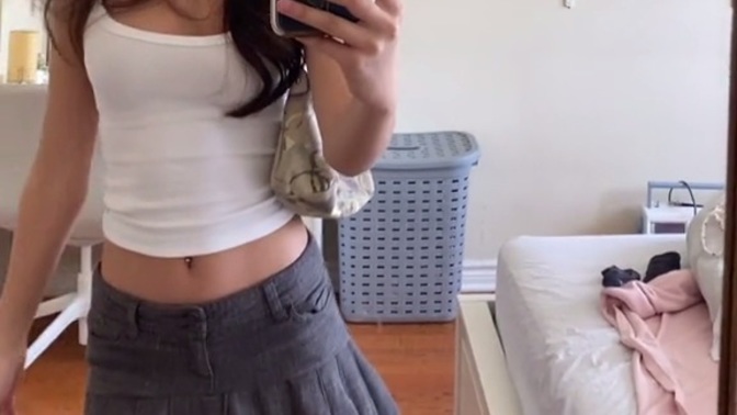 Is this outfit fine for a house party? Whar do you like about it? What do you hate about it?