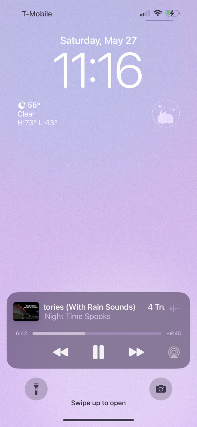 What's on your phone's lockscreen?