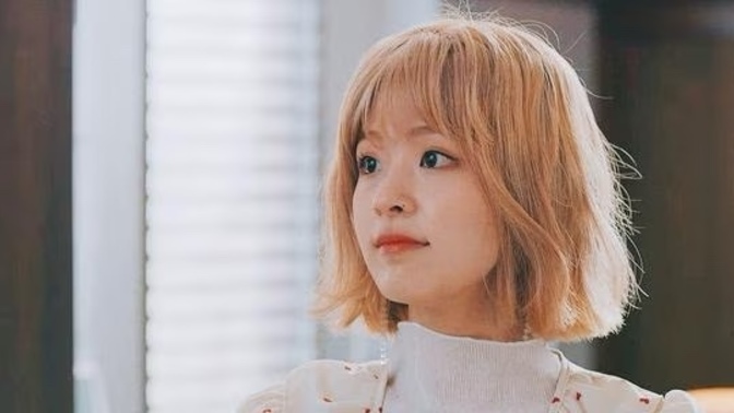 Do you think Asian girls look really beautiful and cute with blonde hair?