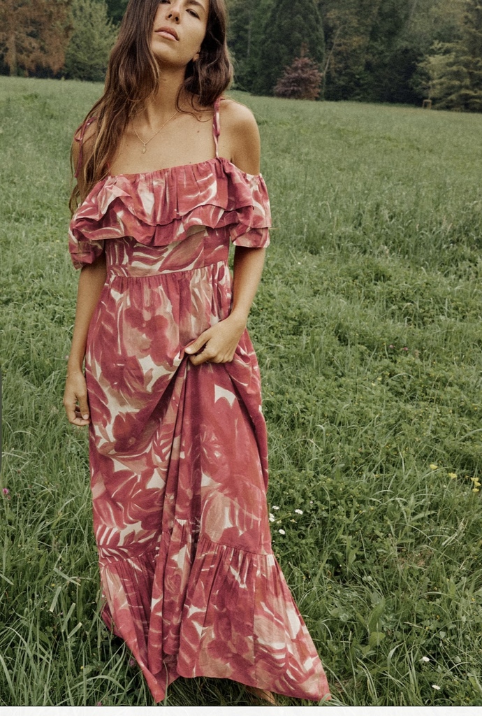 If I want be modest and dress feminine, do I need to cover every part of my body?