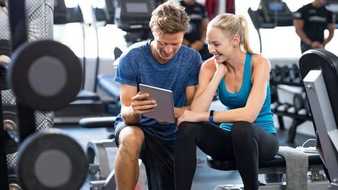 Gym manager is into me but I’m nervous as hell and can’t seem to have a proper convo with him? Does his actions seem like a f*ckboy type?