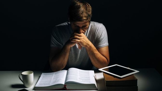 I will have to end my relationship with my girlfriend due to my studies, what should I do?