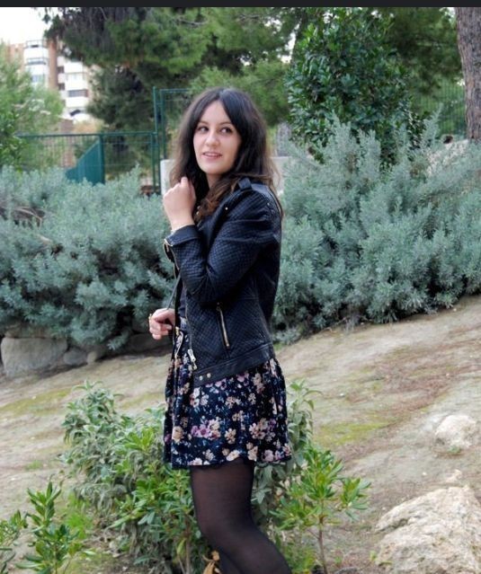 Guys (girls also welcome), what kind of clothes/style do you love seeing a girl wearing?