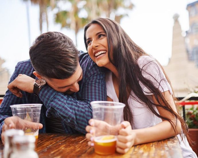 How do you know if someone is flirting with you or just being friendly?