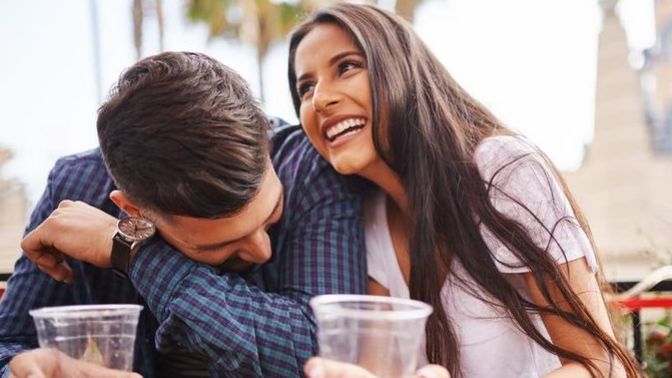 How do you know if someone is flirting with you or just being friendly?