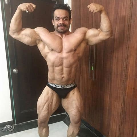 Who do you find more attractive, bodybuilders or martial artists? And why?