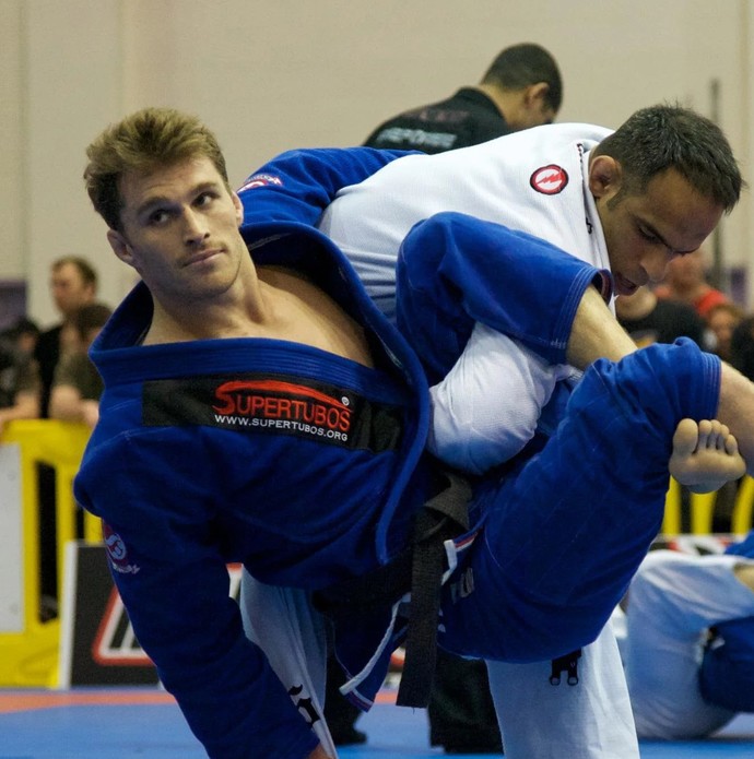Who do you find more attractive, bodybuilders or martial artists? And why?