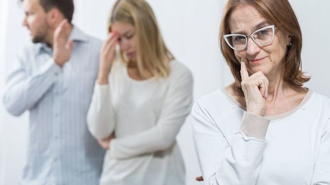 Are men always attracted to women that look like their mom or sisters?