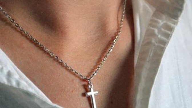 Do you find men who wear necklaces attractive?
