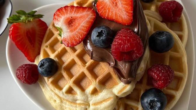 BATTLE of Pancakes and Waffles?