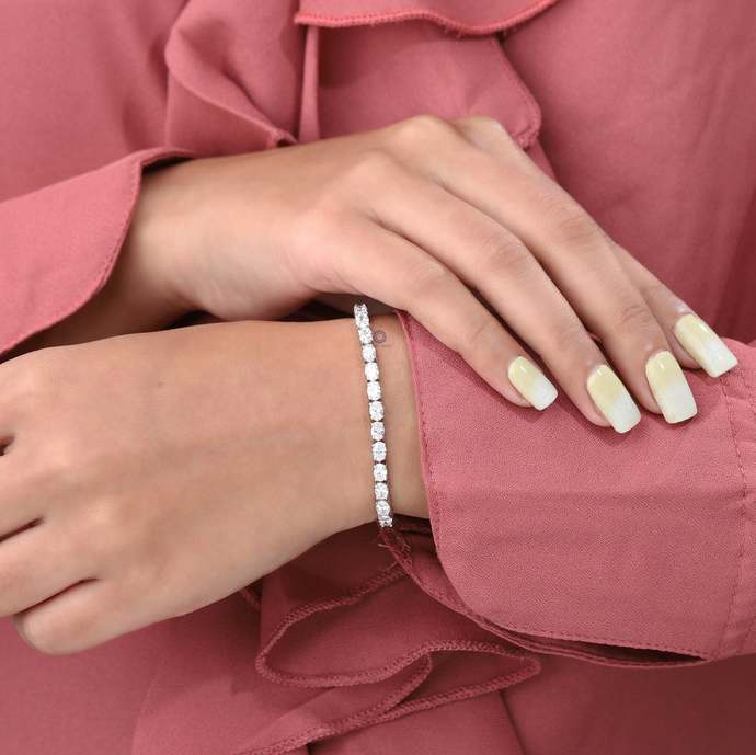 What is the most favorite jewelry women like?