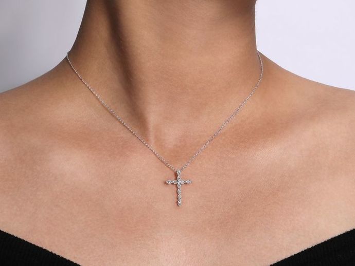 What is the most favorite jewelry women like?
