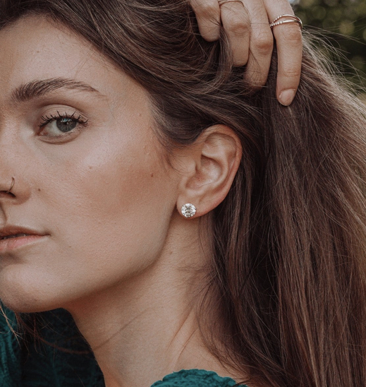 What is the most favorite jewelry women like?