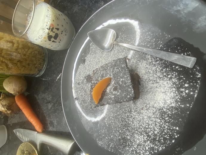 Do you prefer tea or milk with the browni?