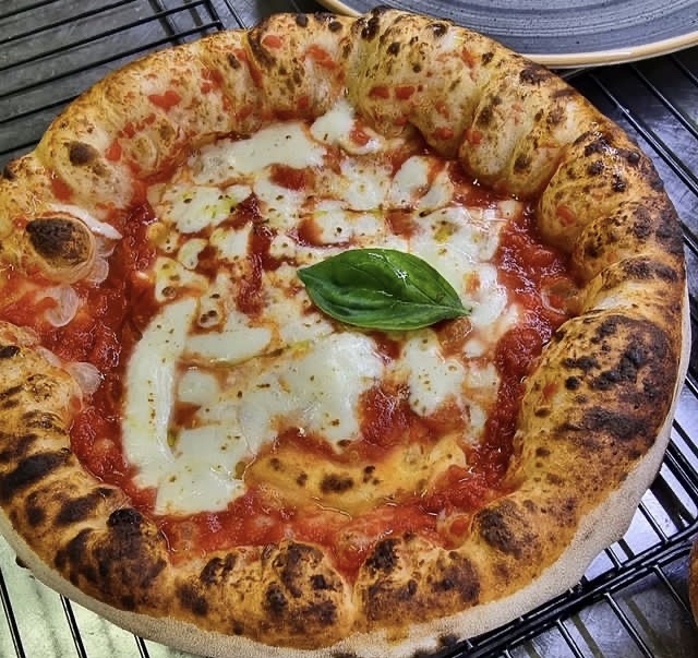 Includi una didascalia per la tua immagine...