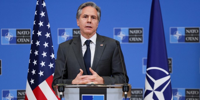 What would be the consequences géopolitics for the United States , if one powers became dominant in Europe?