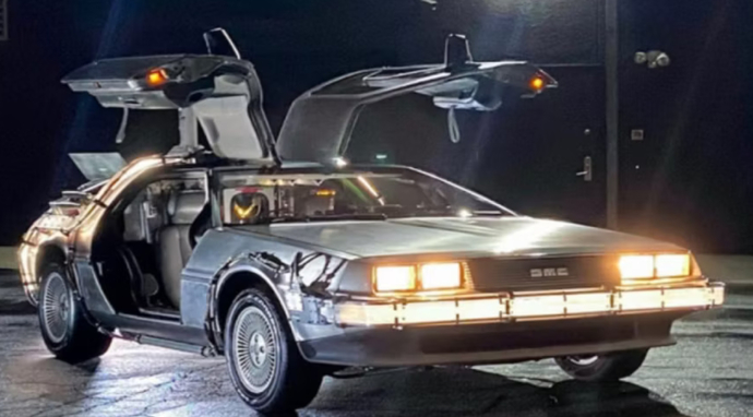 DMC DeLorean 