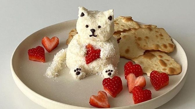 Would you eat this coconut cat cake?