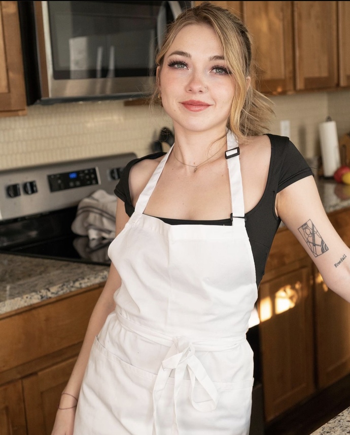 Do girls still want to be in the kitchen as a stay at home mom?