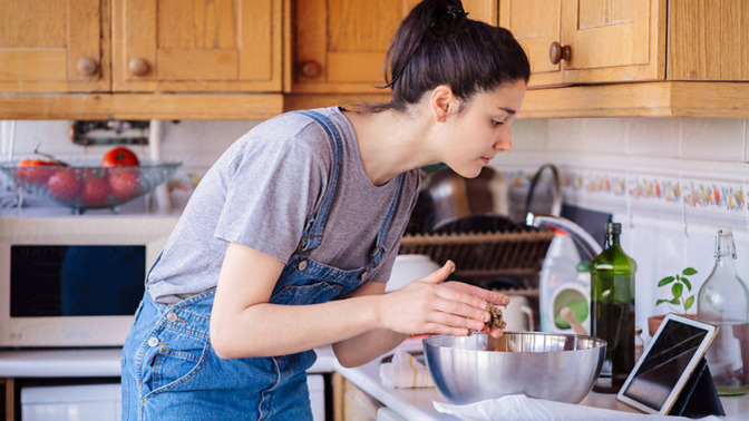 Do girls still want to be in the kitchen as a stay at home mom?
