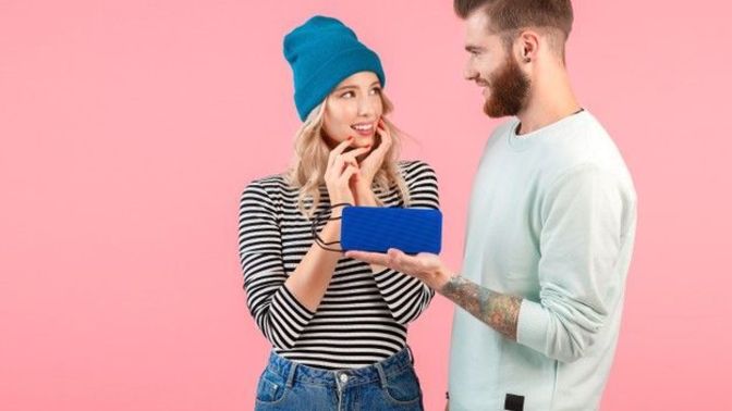 Is it acceptable to give practical or useful gifts instead of romantic or sentimental ones in a romantic relationship?
