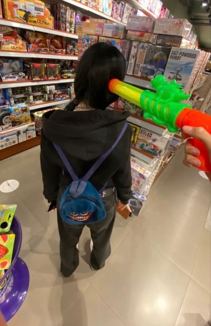 What are the last five pictures you have saved?