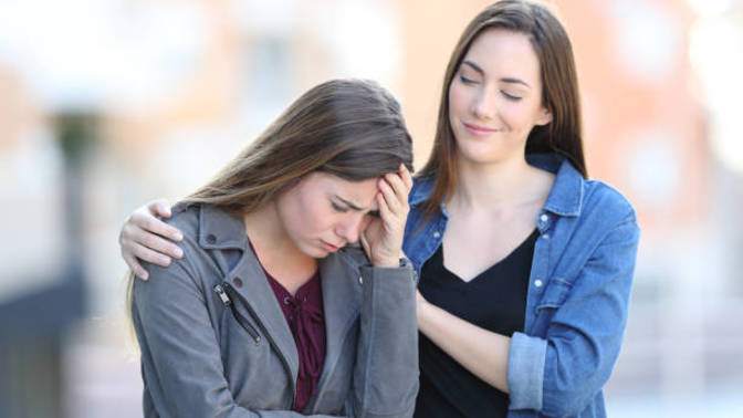How do you know if someone is a fake friend?