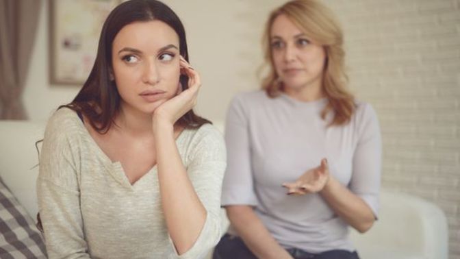 Why does my boyfriends mum ignore me and exclude me from the family chat?