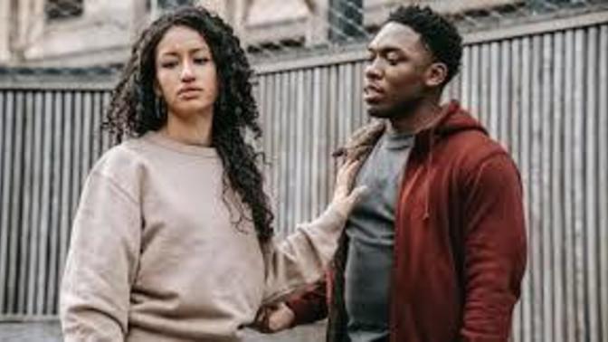 If a guy keeps getting rejected after 1-4 dates, whats going wrong?