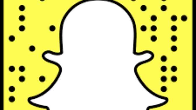 What are signs a guy likes you over Snapchat?